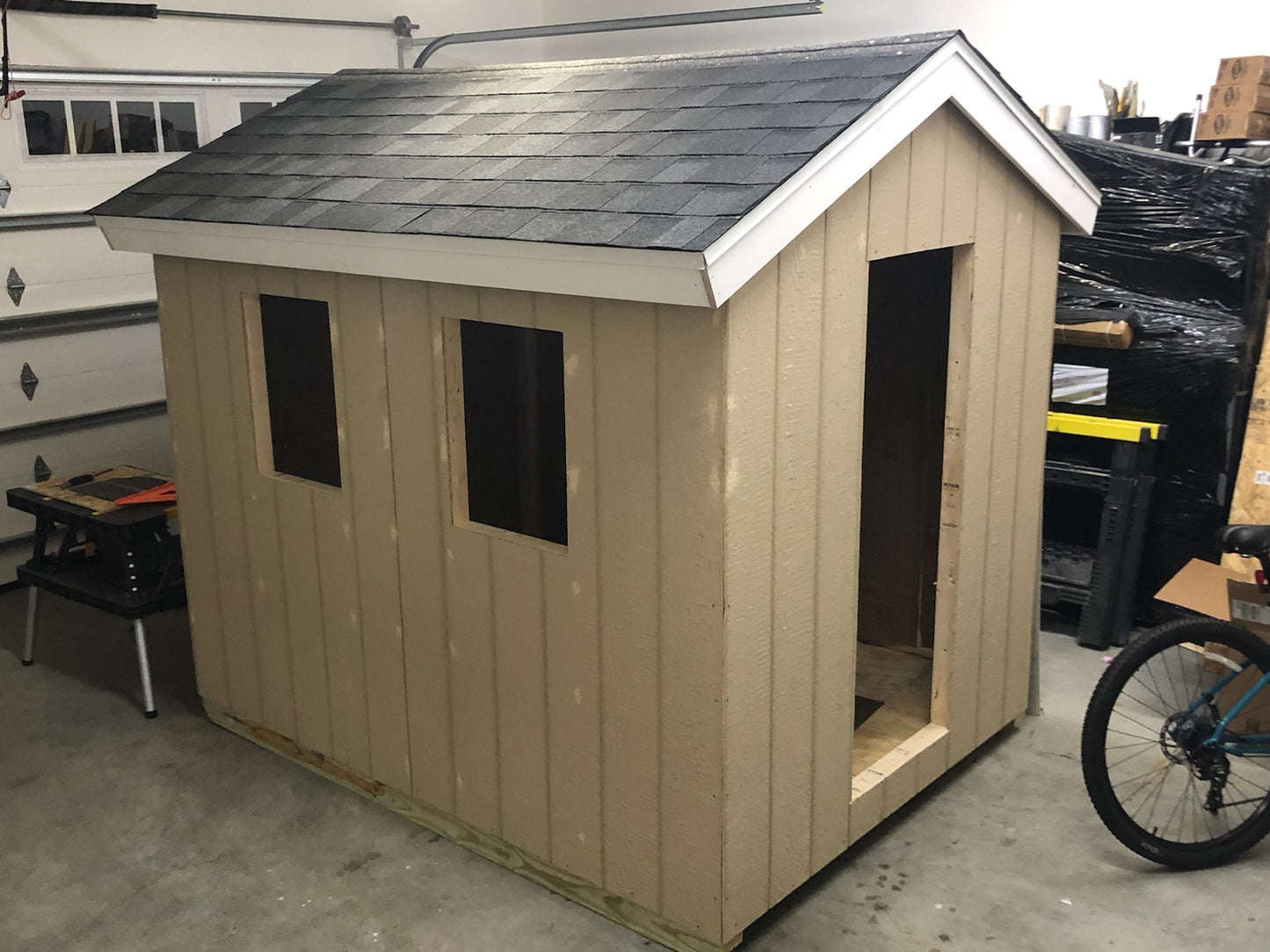 Easy Chicken Coop Plans 6x8 (Up to 20 Chickens)