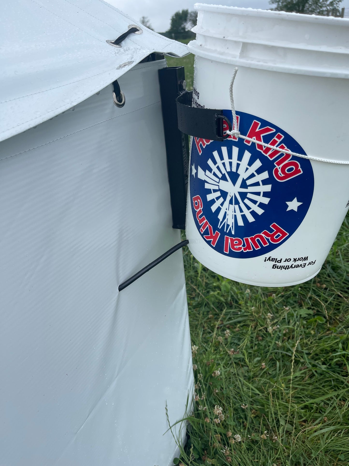 KUHL Automatic Watering Bell, Complete w/ Bucket