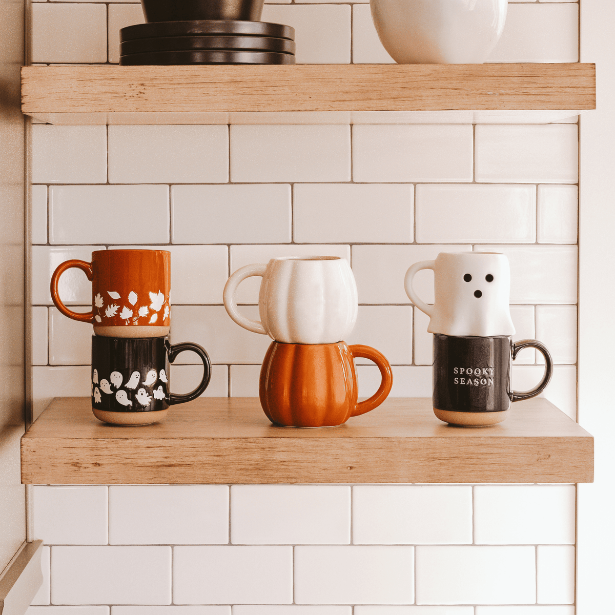 Orange pumpkin-shaped 19 oz ceramic coffee mug