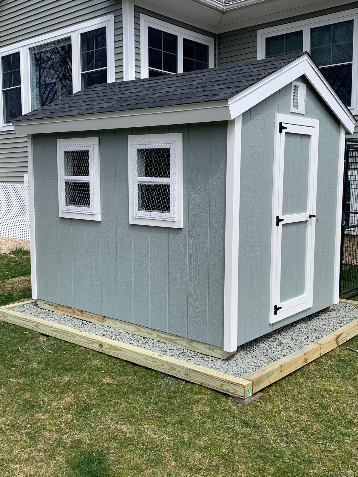 Easy Chicken Coop Plans 6x8 (Up to 20 Chickens)