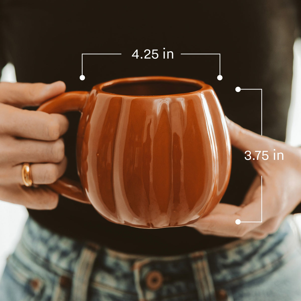 Brown pumpkin-shaped 19 oz ceramic coffee mug
