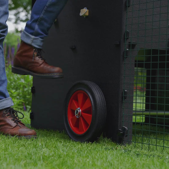 The quick release clips let you add or remove the wheelset in seconds, and dual pre-cut slots in the base of the raised coop provide a disengaged resting position.