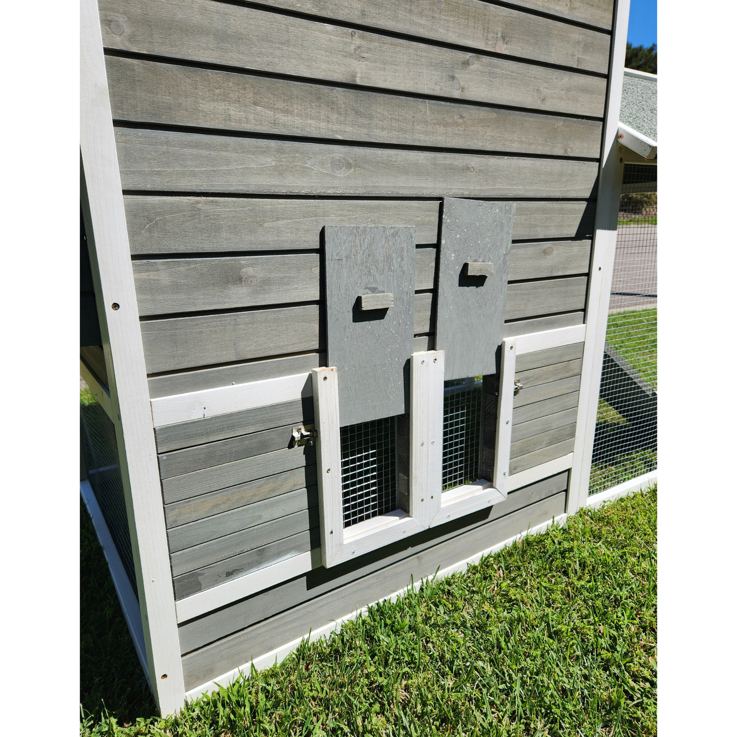 Raised Wooden Chicken Coop, Sage (4-6 chickens)