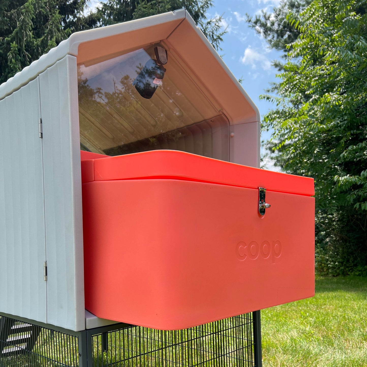 The Smart Coop Unlimited+ (4-6 chickens)