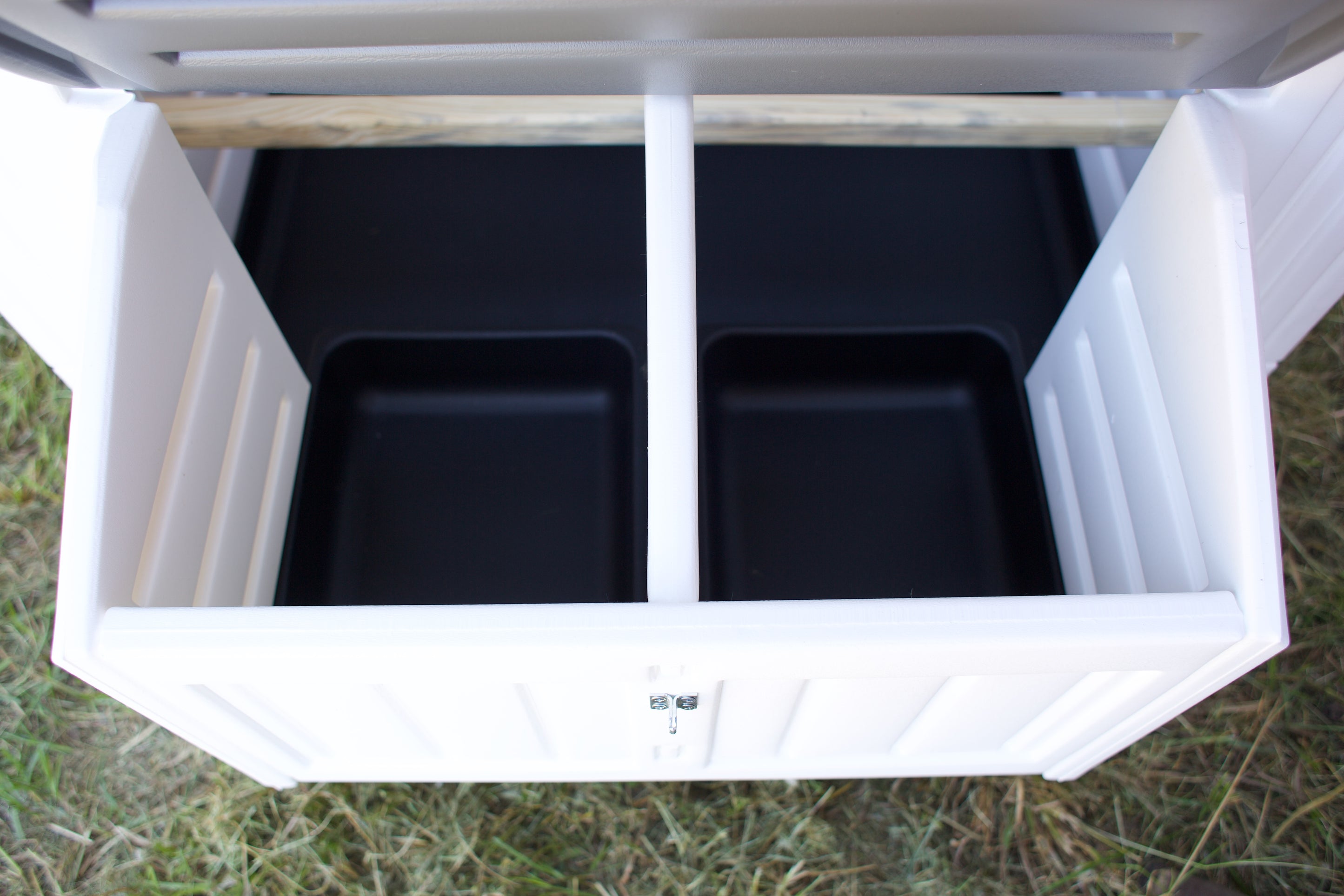 Snap Lock Formex Chicken Coop, Standard White (Up to 4 Chickens) My