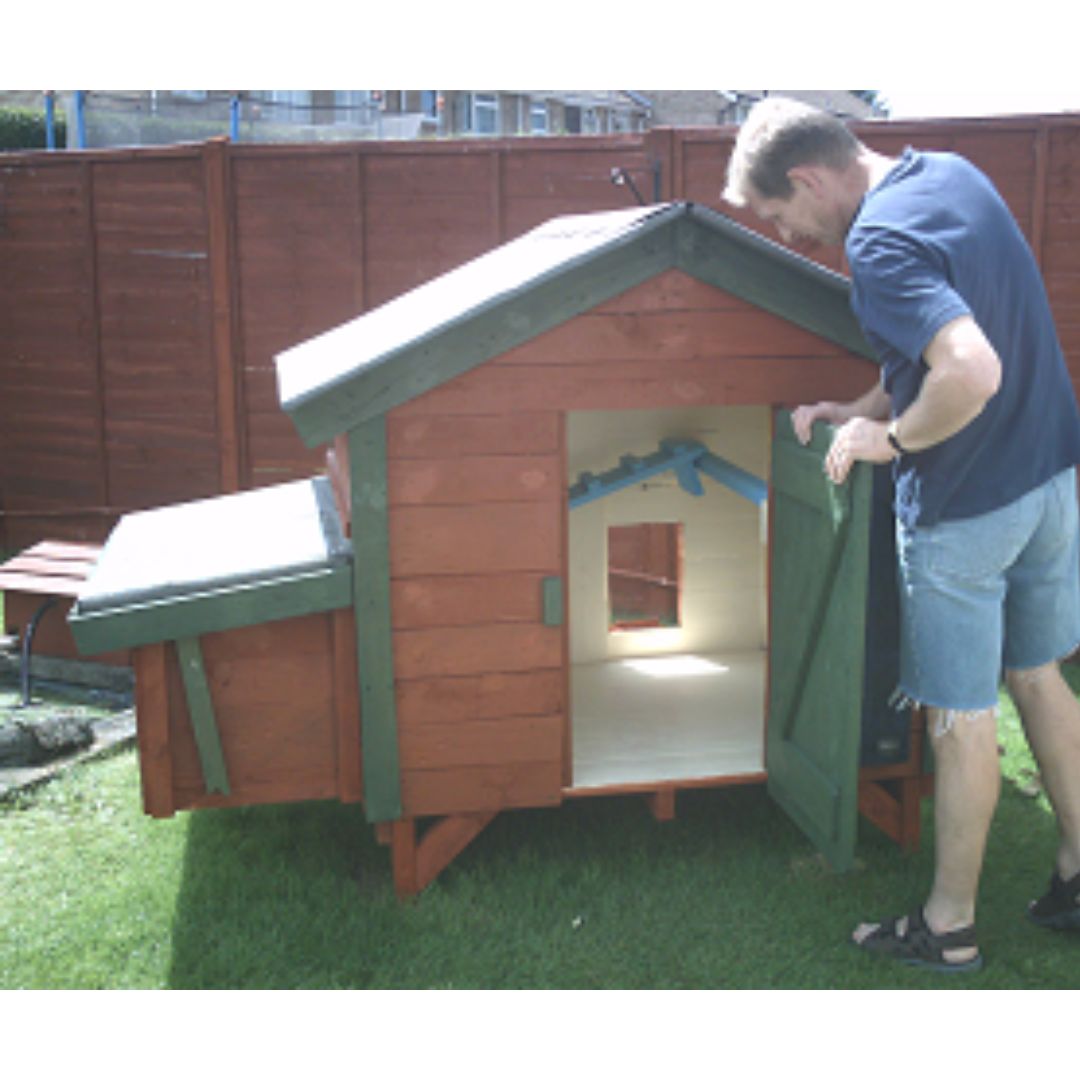 Pallet Wood Coop Plans (6-8 chickens), image size:1080x1080