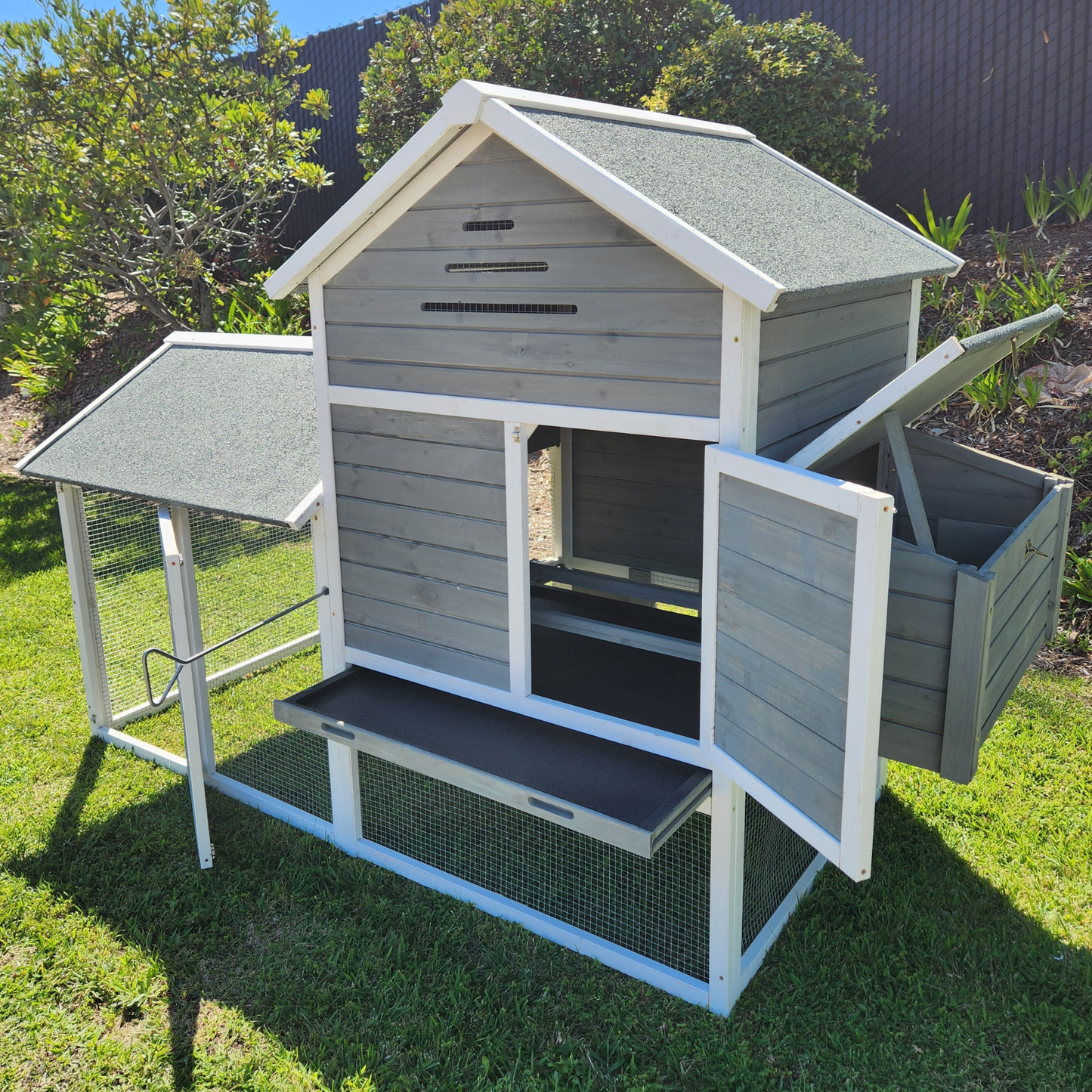 Raised Wooden Chicken Coop, Sage (4-6 chickens)