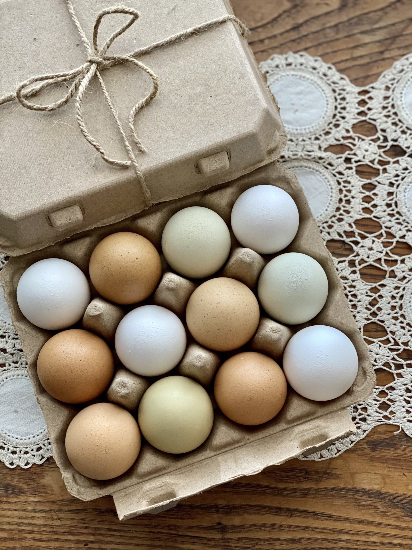 Henlay Vintage Blank Egg Cartons, Classic 3x4 Design, 2 Colors, 25, 65, 75, or 200 Pack