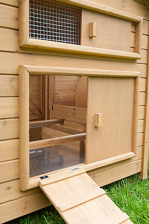 The Bungalow Chicken Coop includes 2 roosting bars.